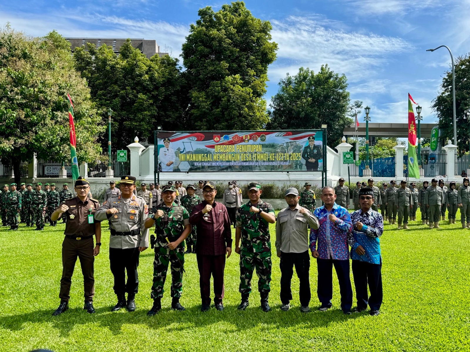 Sekretaris Pengadilan Negeri Yogyakarta Menghadiri Upacara Penutupan TMMD Sengkuyung Tahap I Tahun 2025