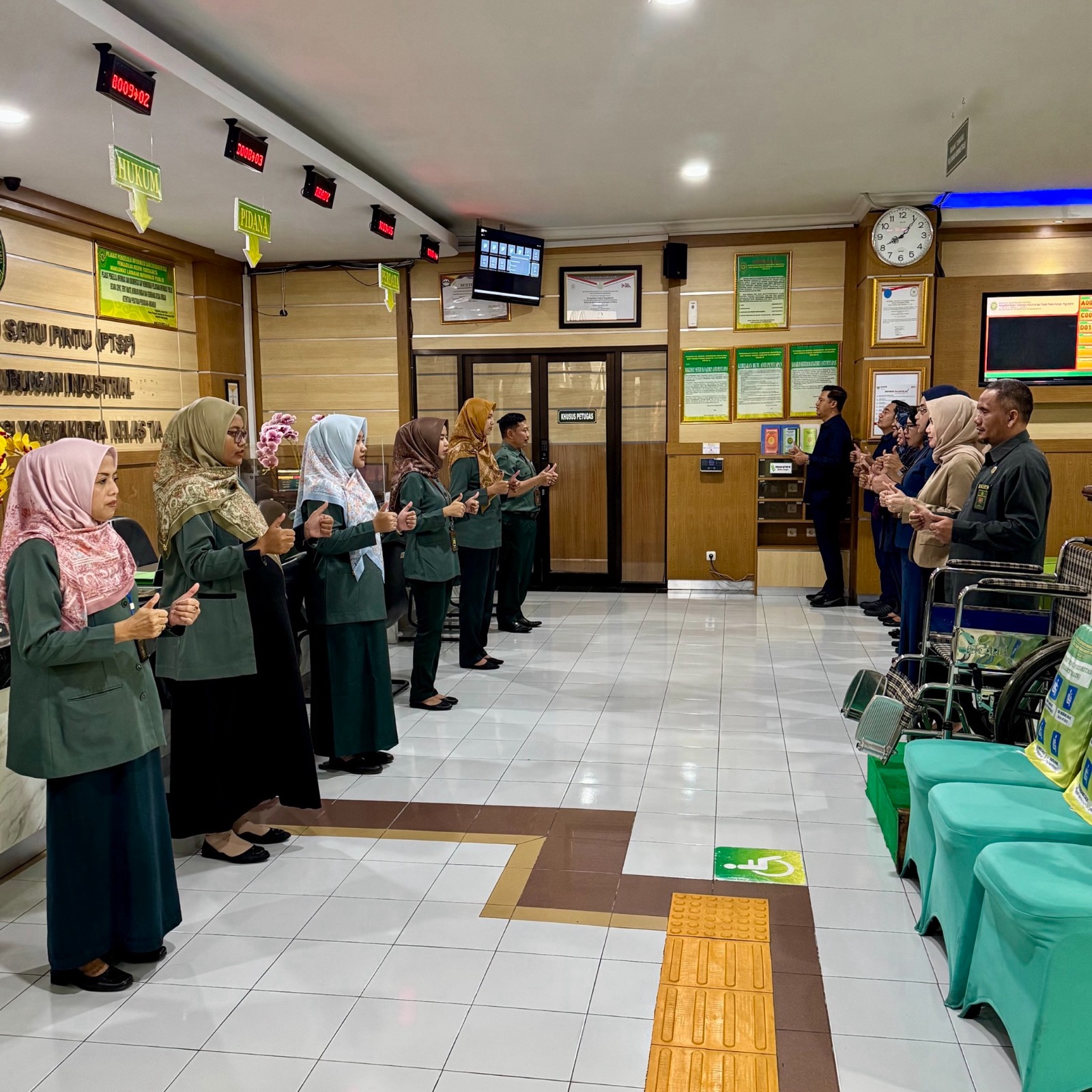 Apel Pagi Rutin Petugas PTSP 25 Maret 2025