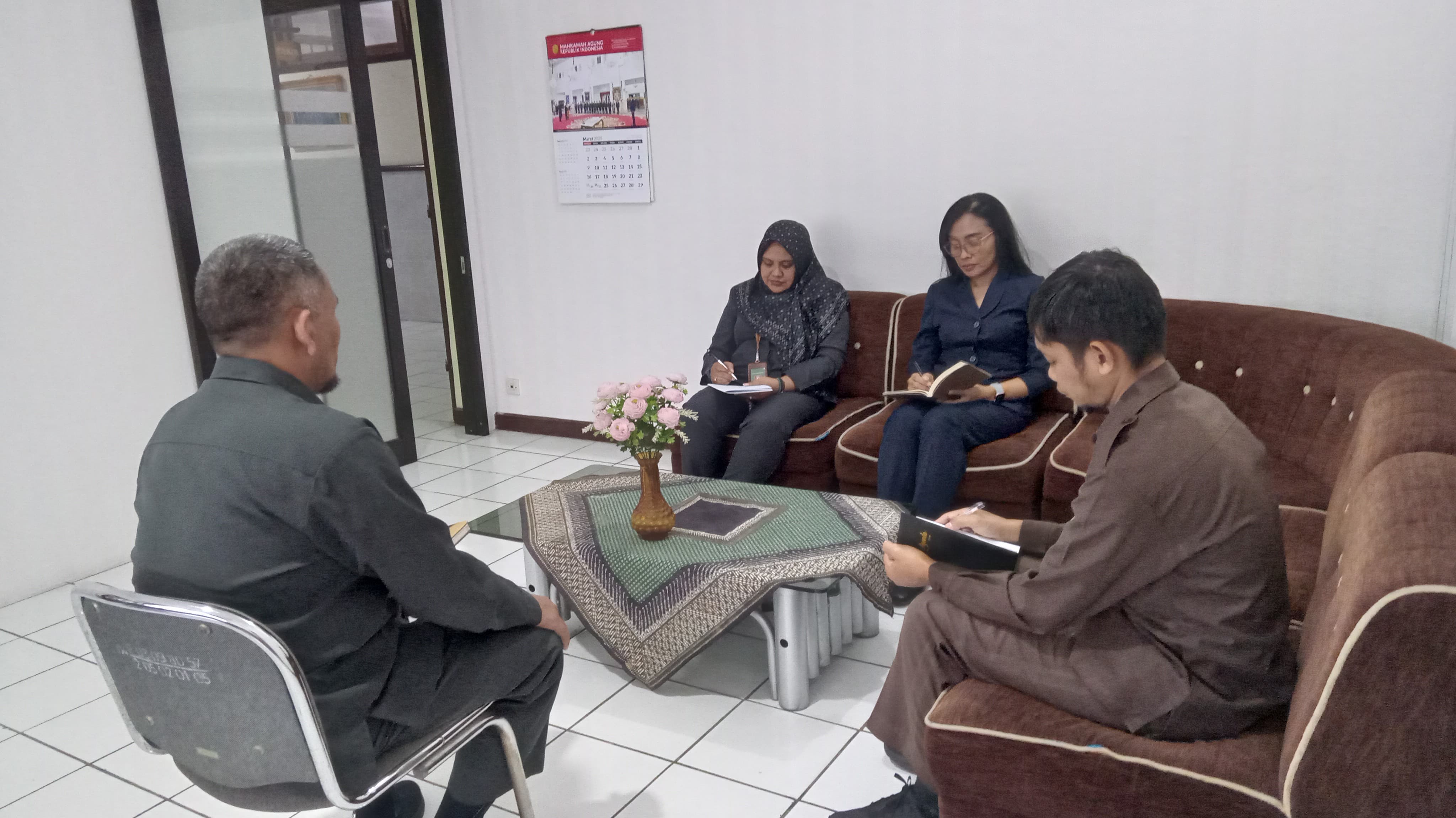 Rapat Berjenjang Kesekretariatan Pengadilan Negeri Yogyakarta Bulan Maret Tahun 2025