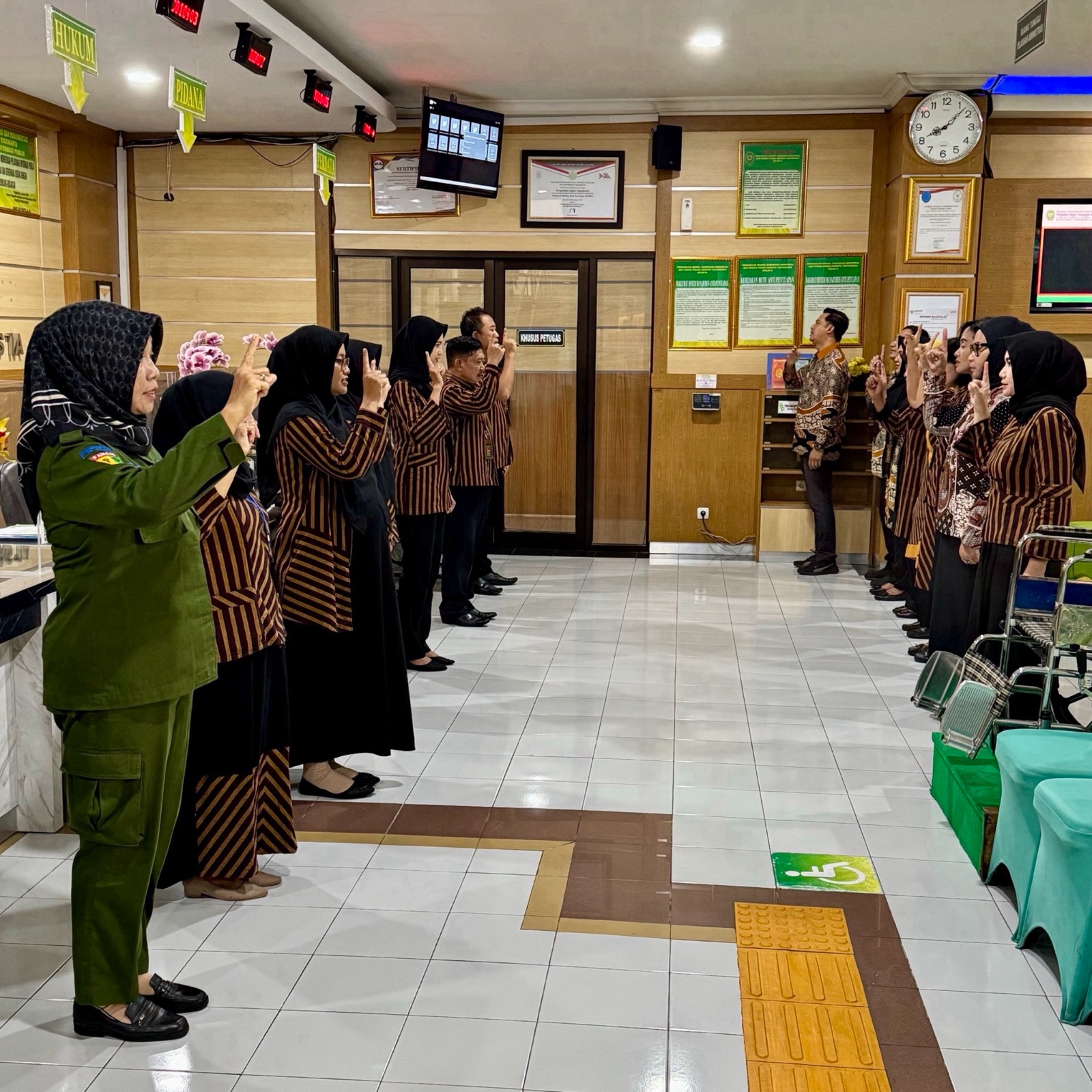 Apel Pagi Rutin Petugas PTSP 27 Maret 2025