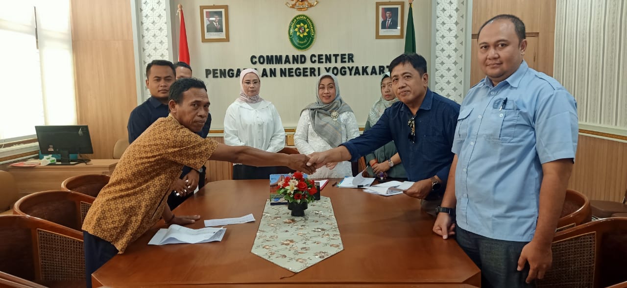 Pelaksanaan Eksekusi Perkara Perdata Khusus Hubungan Industrial secara Sukarela