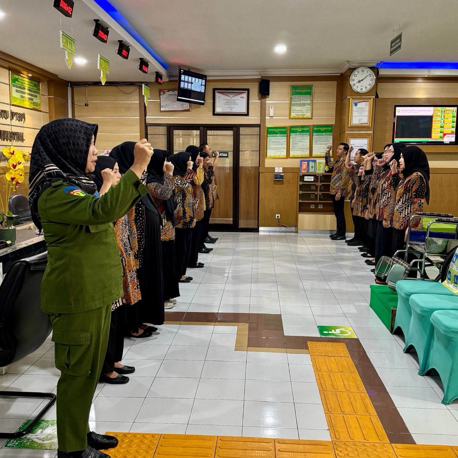 Apel Pagi Rutin Petugas PTSP 10 April 2025