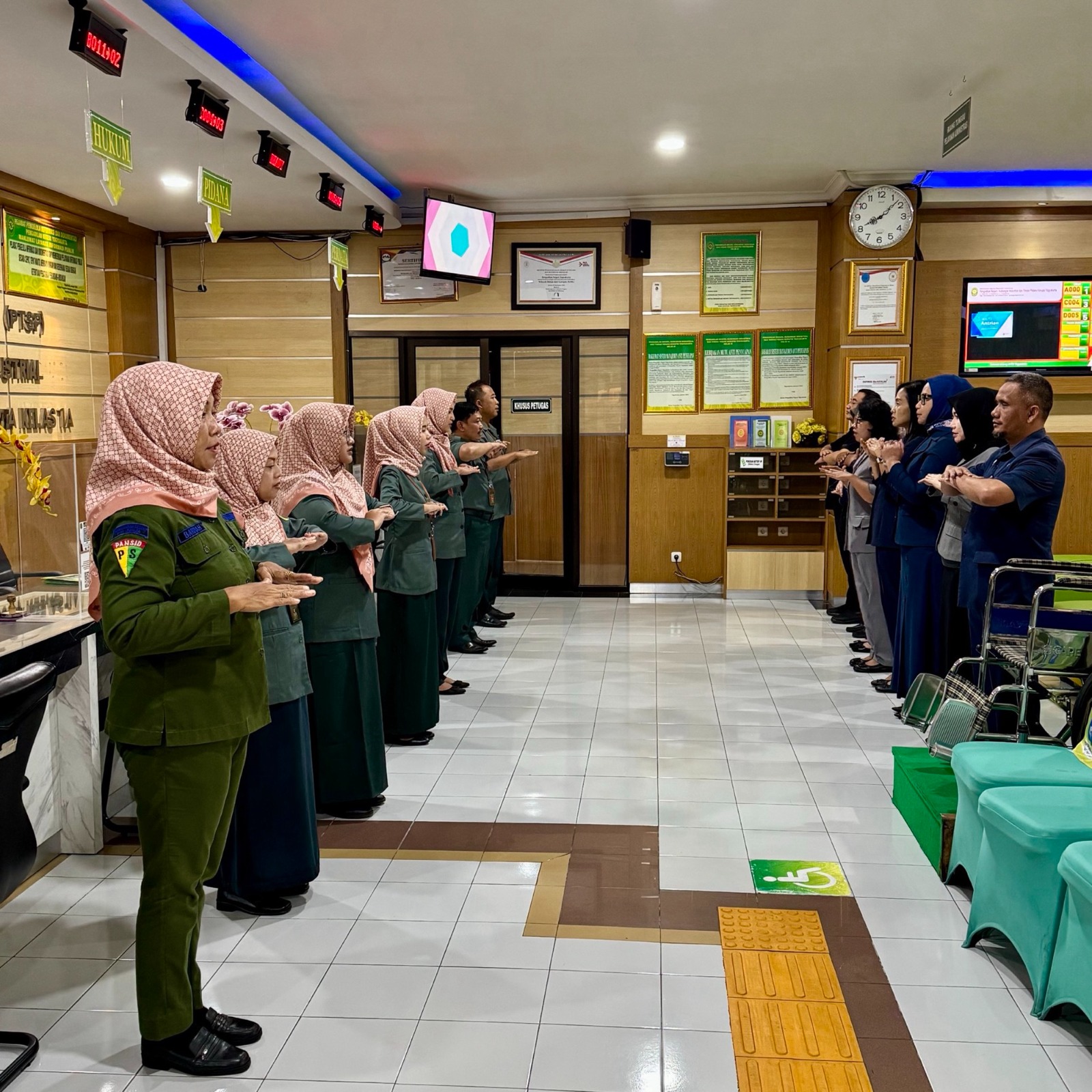 Apel Pagi Rutin Petugas PTSP 15 April 2025
