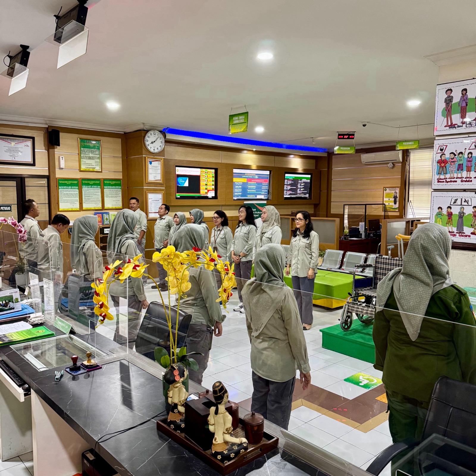 Apel Pagi Rutin Petugas PTSP 16 April 2025