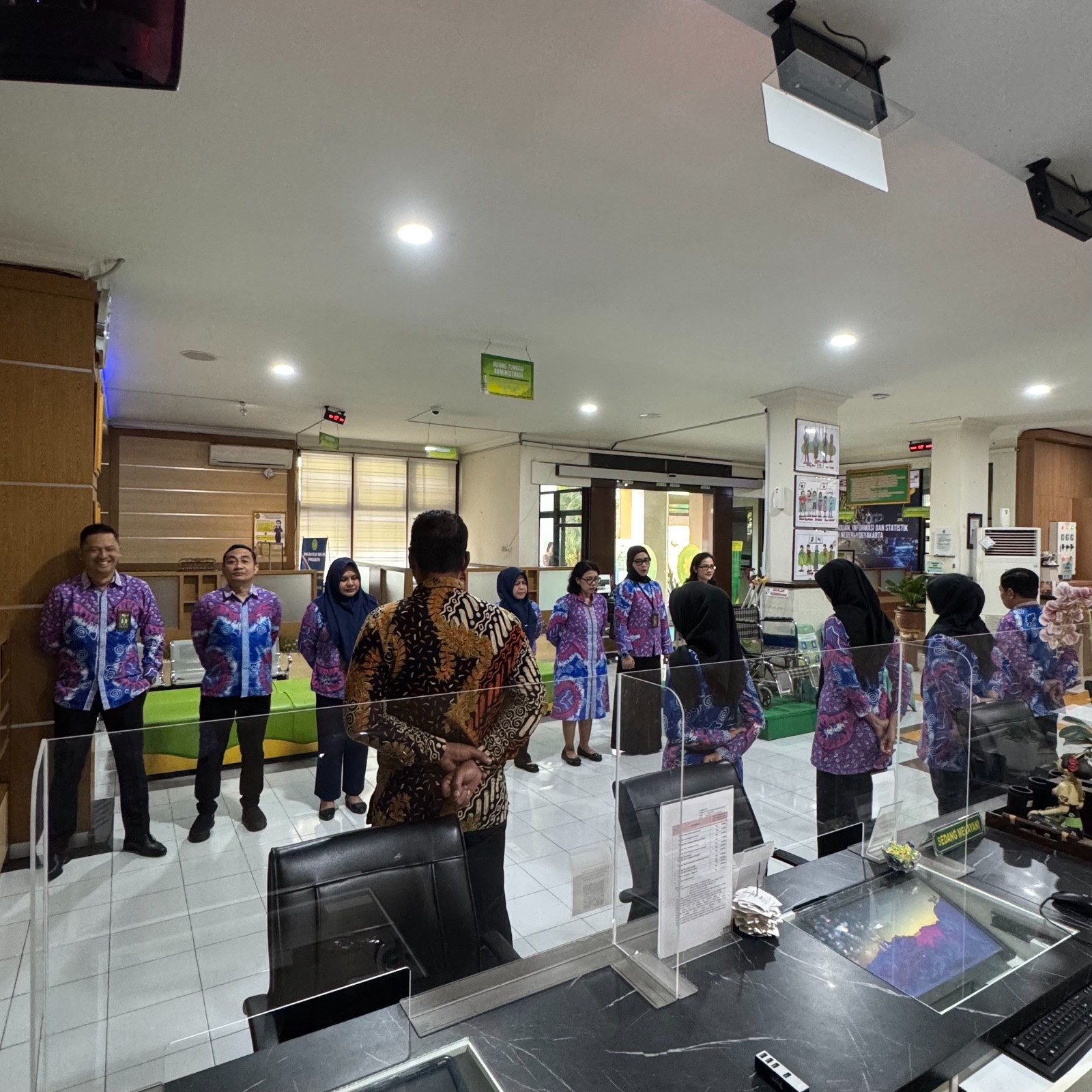 Apel Pagi Rutin Petugas PTSP 17 April 2025