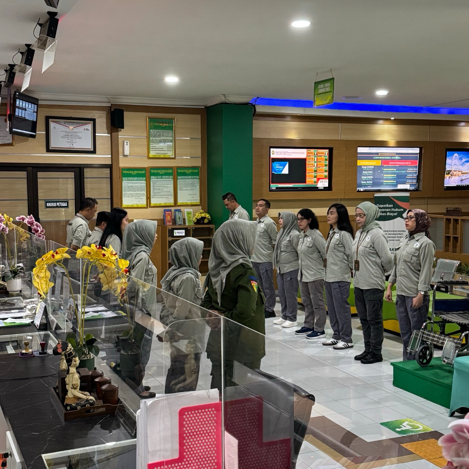 Apel Pagi Rutin Petugas PTSP 23 April 2025