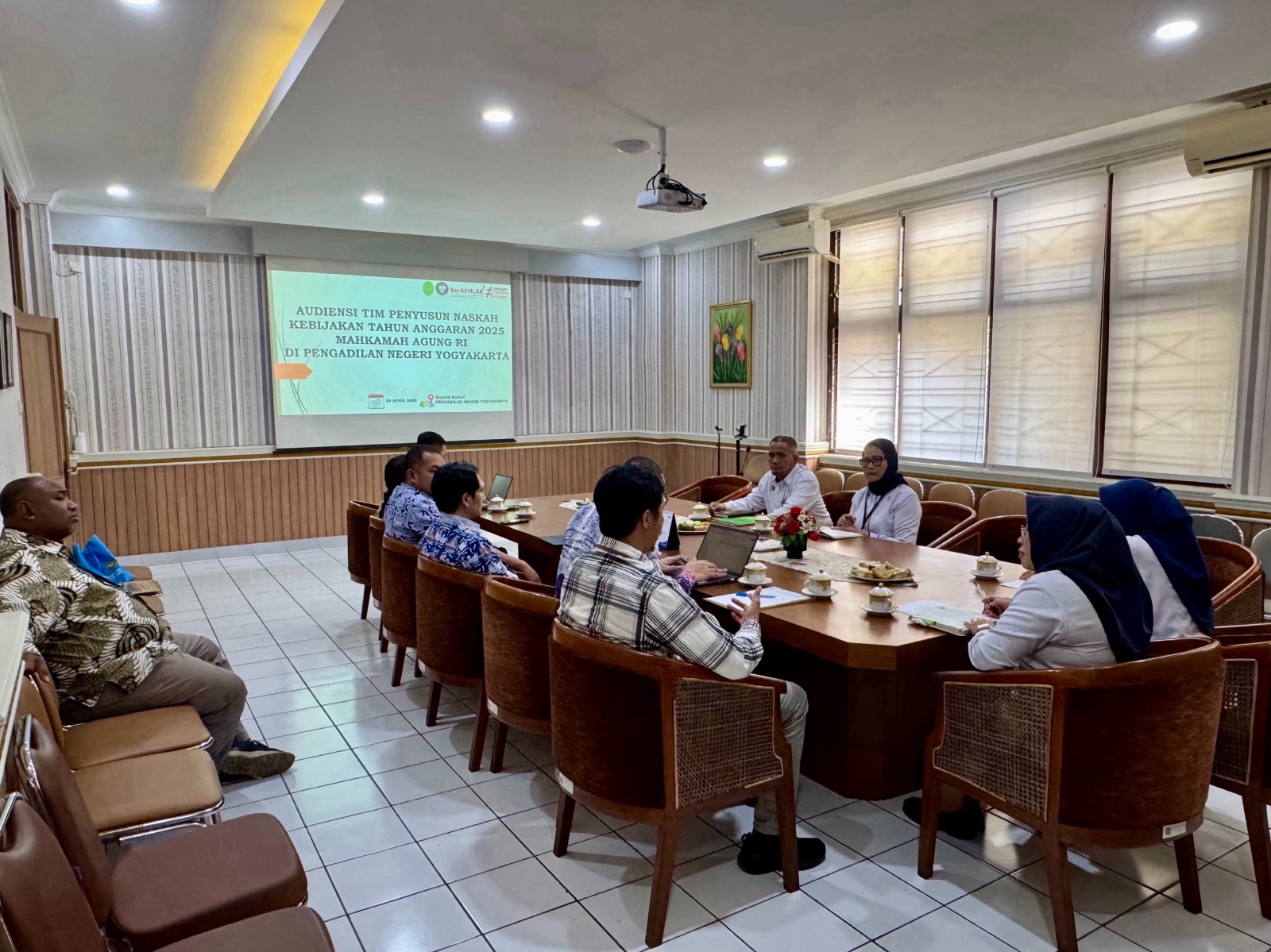 Pengadilan Negeri Yogyakarta Mendapatkan Kunjungan Kerja Tim Penyusunan Naskah Kebijakan Tahun Anggaran 2025 Mahkamah Agung RI