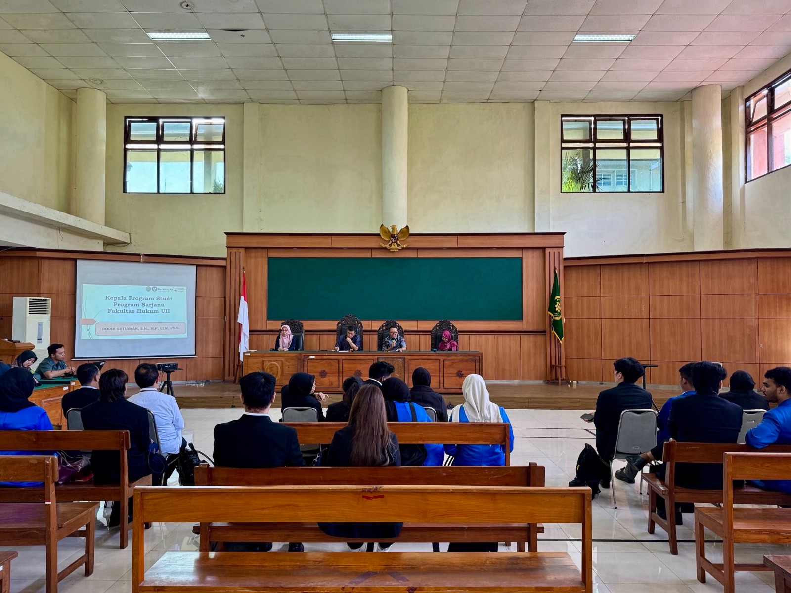 Kunjungan Program Sarjana Fakultas Hukum Universitas Islam Indonesia dan University Kebangsaan Malaysia di Pengadilan Negeri Yogyakarta