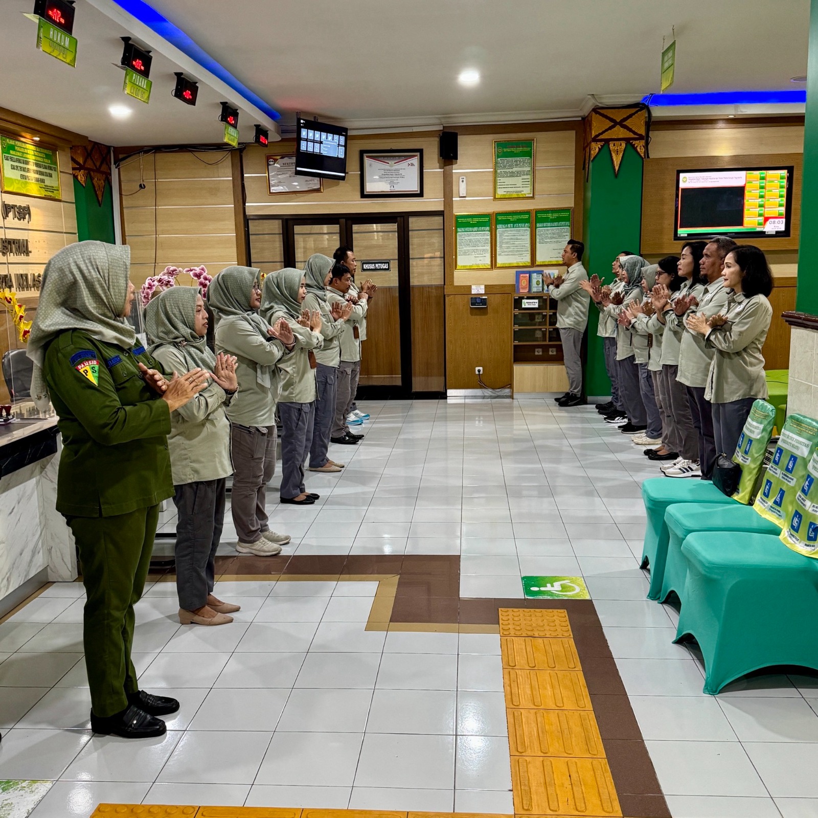 Apel Pagi Rutin Petugas PTSP 14 Mei 2025