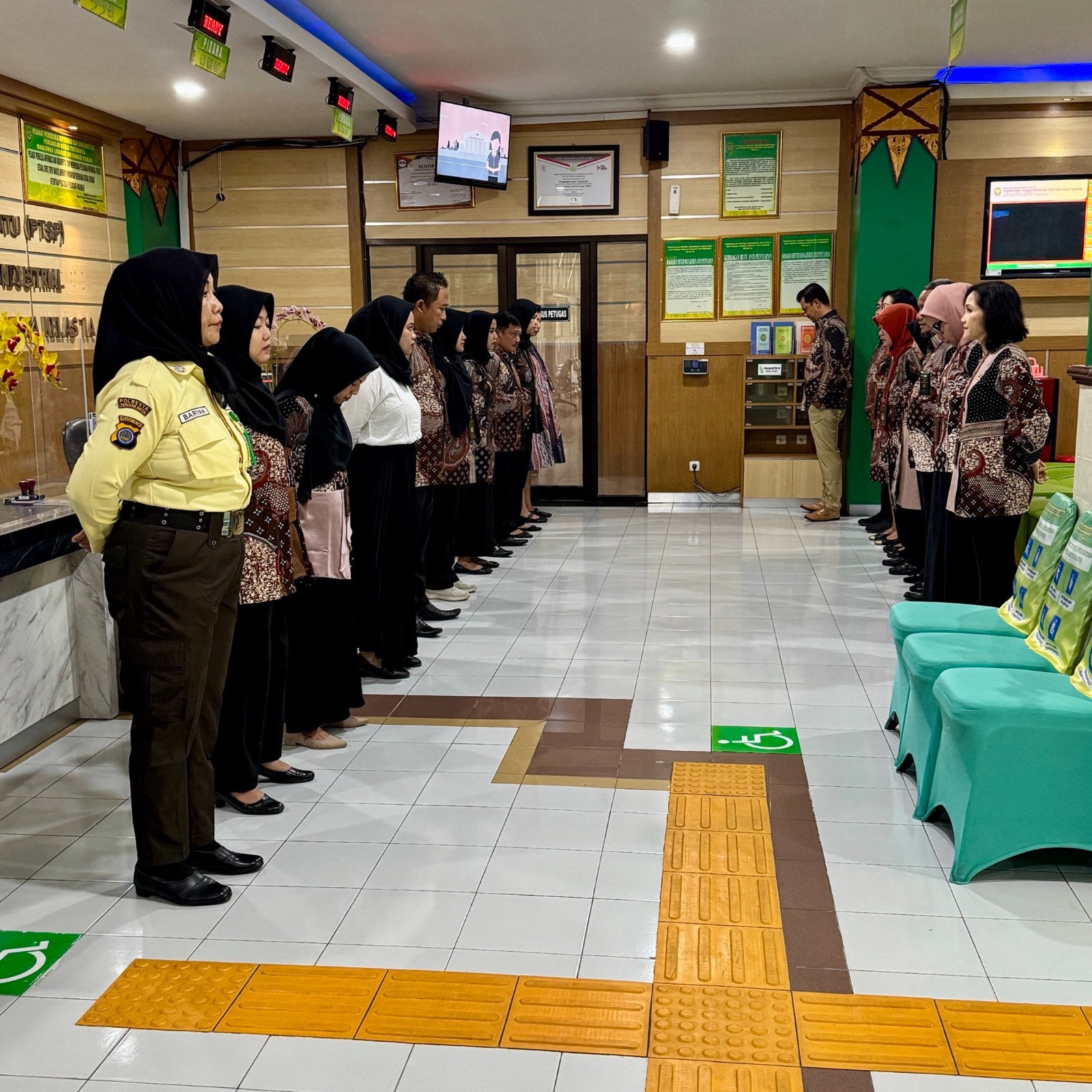 Apel Pagi Rutin Petugas PTSP 3 Juli 2025