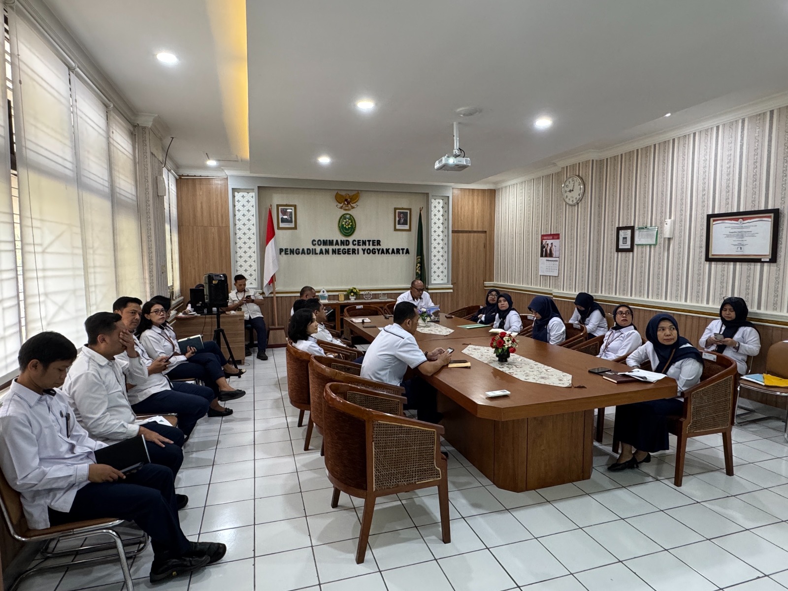 Rapat TLHP Pengawasan Bidang Juli 2025 dan Pengawasan Antar Bidang Semester I Tahun 2025