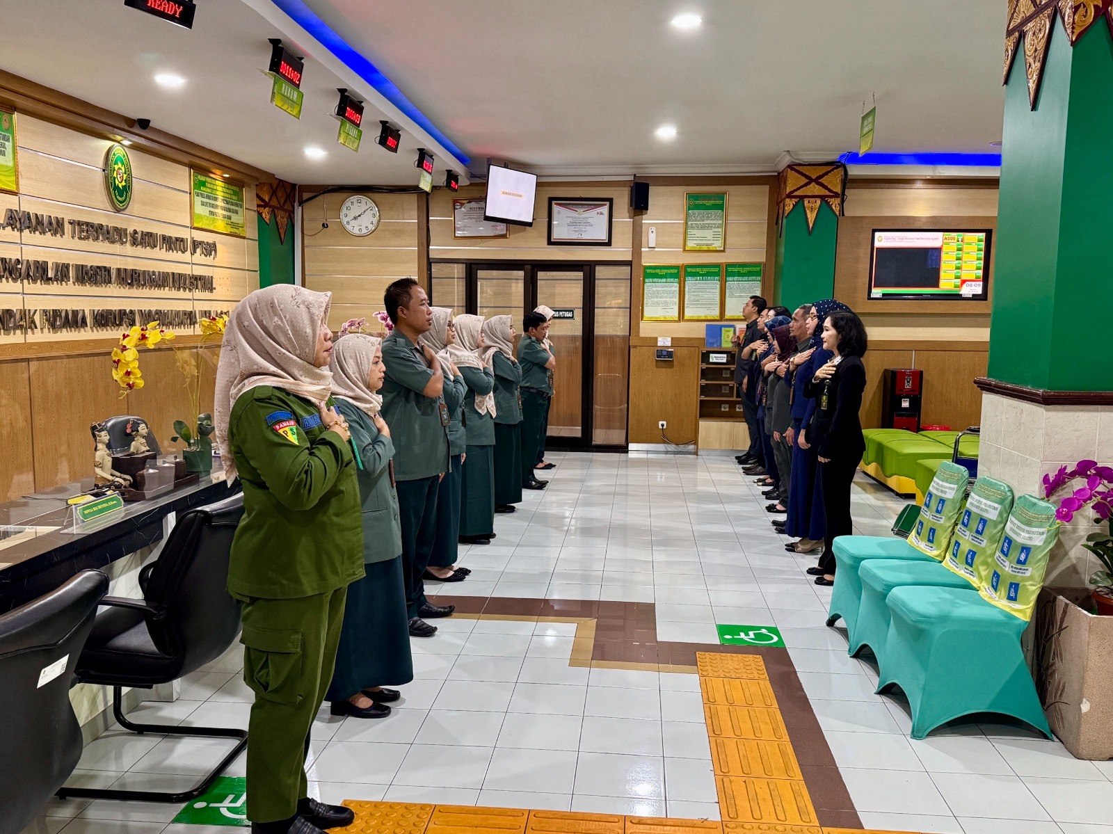 Apel Pagi Rutin Petugas PTSP 5 Agustus 2025