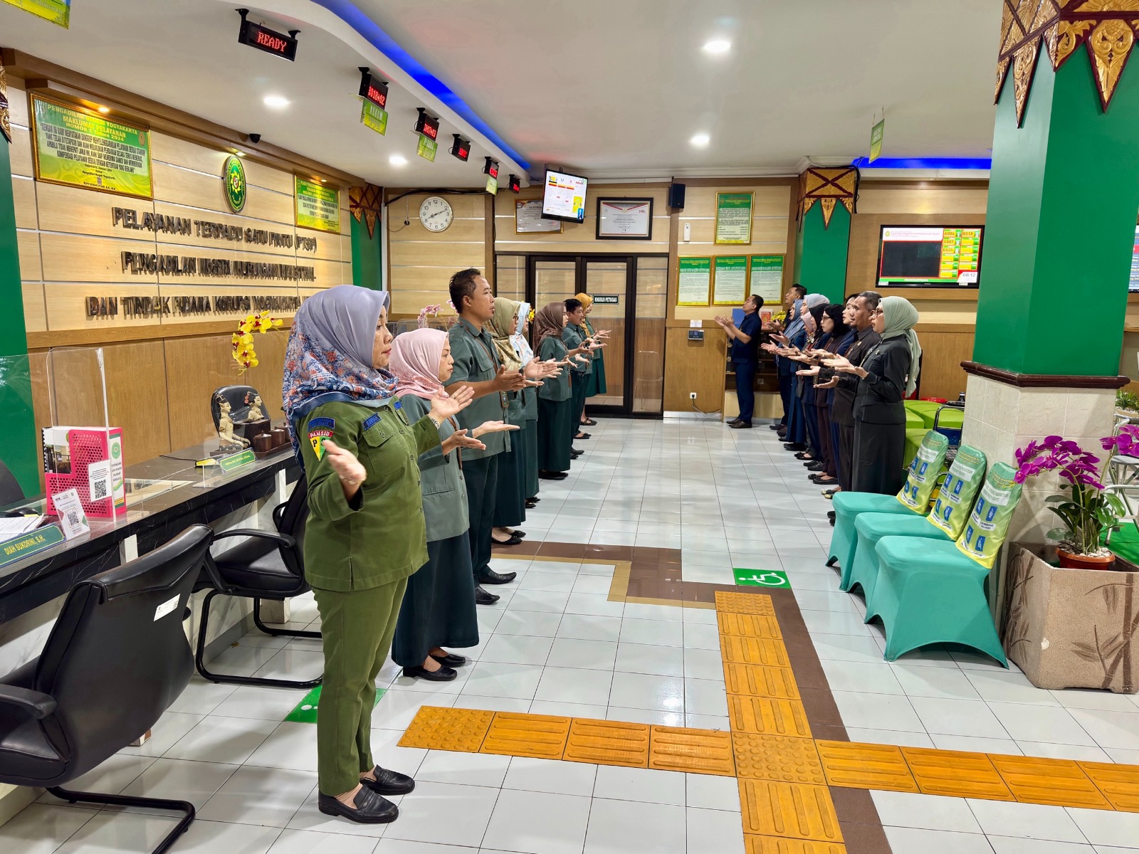 Apel Pagi Rutin Petugas PTSP 12 Agustus 2025