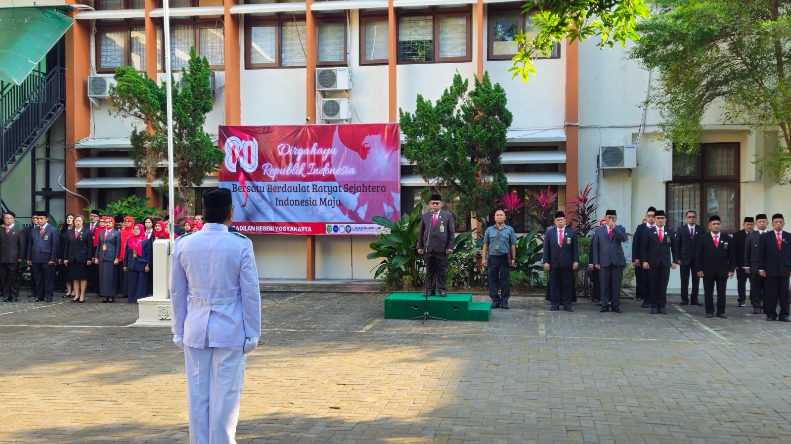 Pengadilan Negeri Yogyakarta Melaksanakan Upacara Bendera Peringatan HUT Kemerdekaan Republik Indonesia ke-80 Tahun 2025