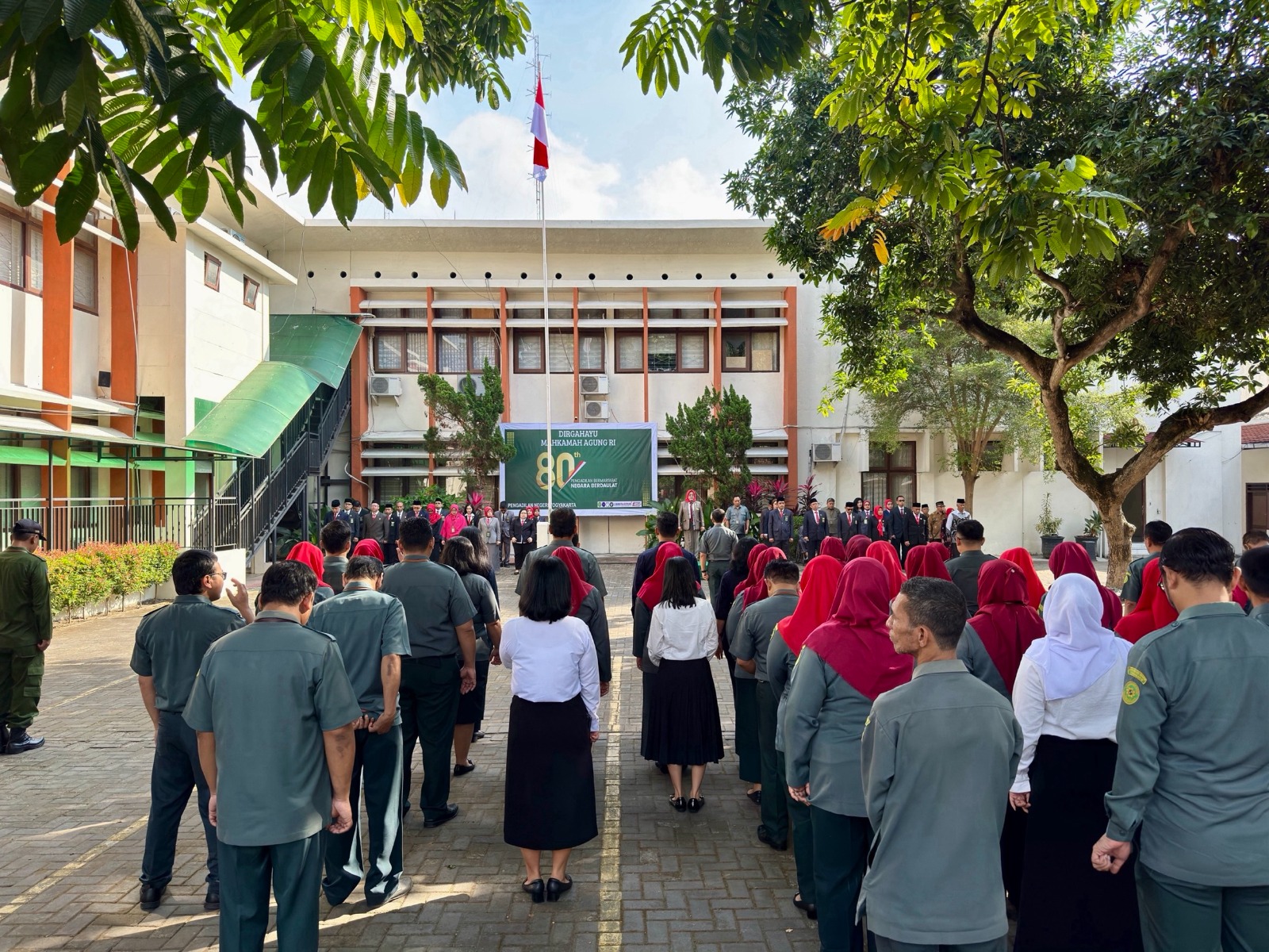Pengadilan Negeri Yogyakarta Melaksanakan Upacara Peringatan HUT Mahkamah Agung RI ke-80 Tahun 2025
