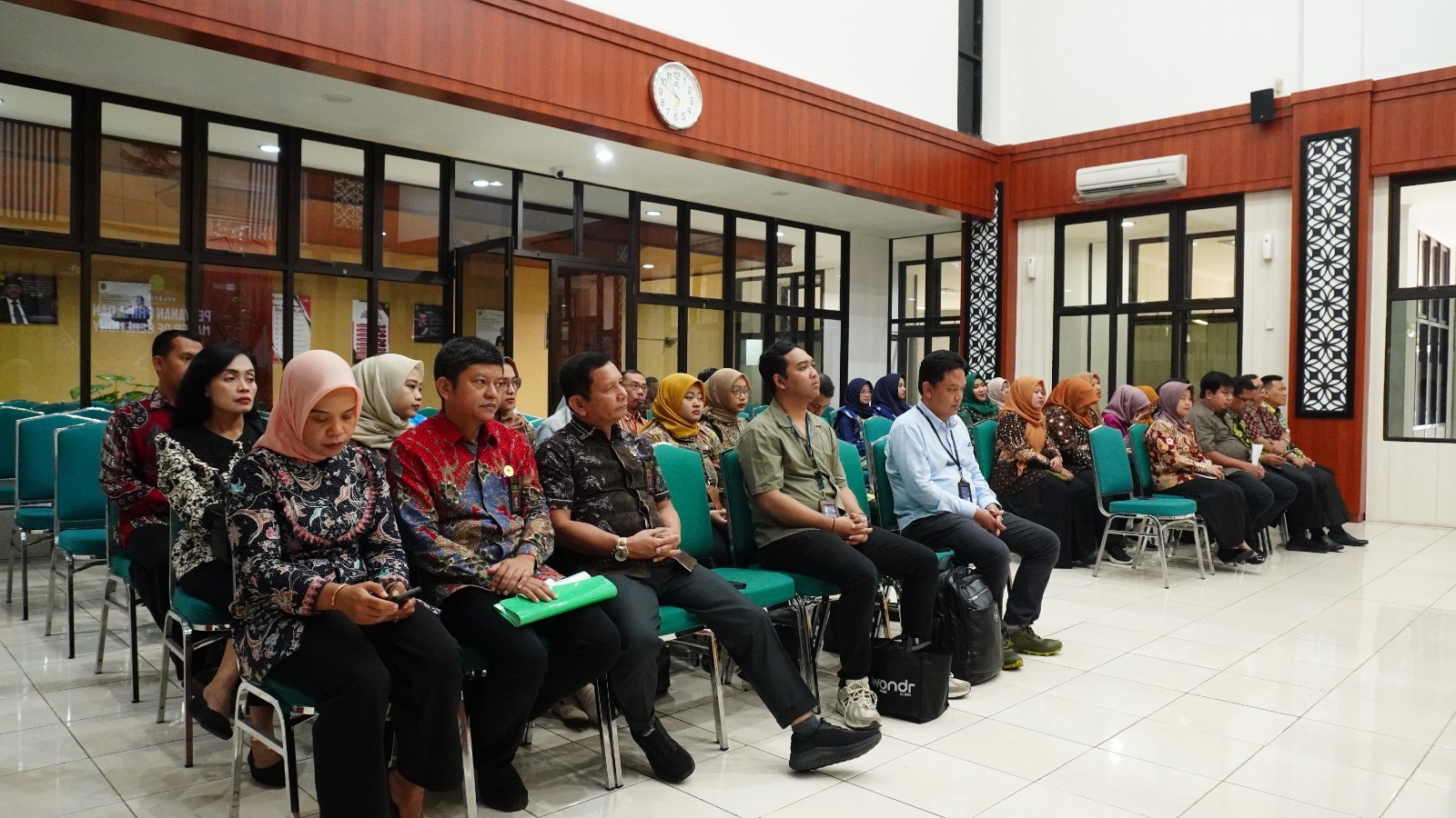 Pengadilan Negeri Yogyakarta Mengikuti Pelatihan Pelayanan Prima dan MC Pengadilan Negeri Yogyakarta Mengikuti Pelatihan Pelayanan Prima dan MC