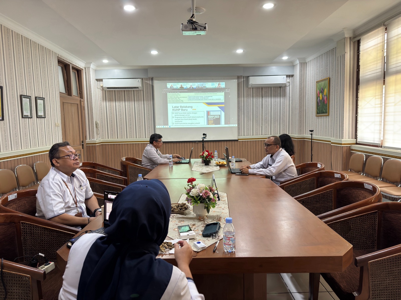 Pengadilan Negeri Yogyakarta Mengikuti Pembukaan Pelatihan Singkat Pendalaman Substansi dan Kebaruan Hukum Pidana Nasional Pengadilan Negeri Yogyakarta Mengikuti Pembukaan Pelatihan Singkat Pendalaman Substansi dan Kebaruan Hukum Pidana Nasional