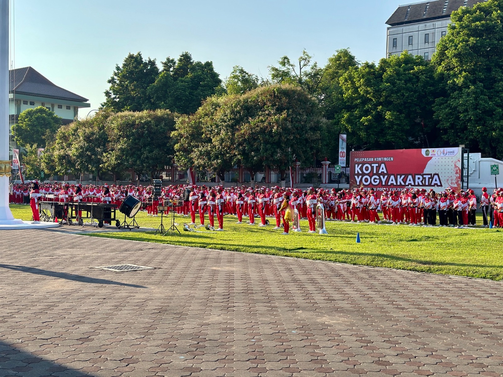 Ketua Pengadilan Negeri Yogyakarta Menghadiri Pelepasan Atlet dan Official PORDA Kontingen Kota Yogyakarta Ketua Pengadilan Negeri Yogyakarta Menghadiri Pelepasan Atlet dan Official PORDA Kontingen Kota Yogyakarta