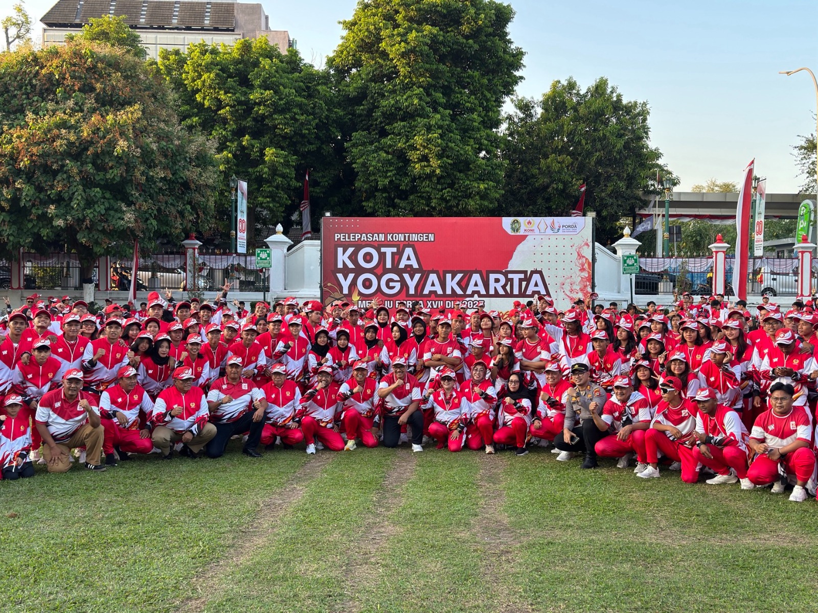 Ketua Pengadilan Negeri Yogyakarta Menghadiri Pelepasan Atlet dan Official PORDA Kontingen Kota Yogyakarta