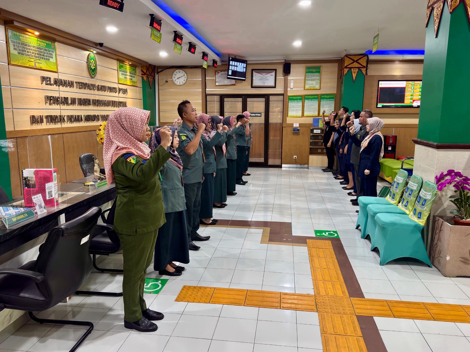 Apel Pagi Rutin Petugas PTSP 26 Agustus 2025