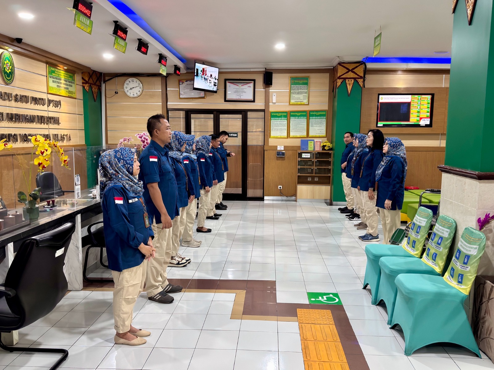 Apel Pagi Rutin Petugas PTSP 27 Agustus 2025