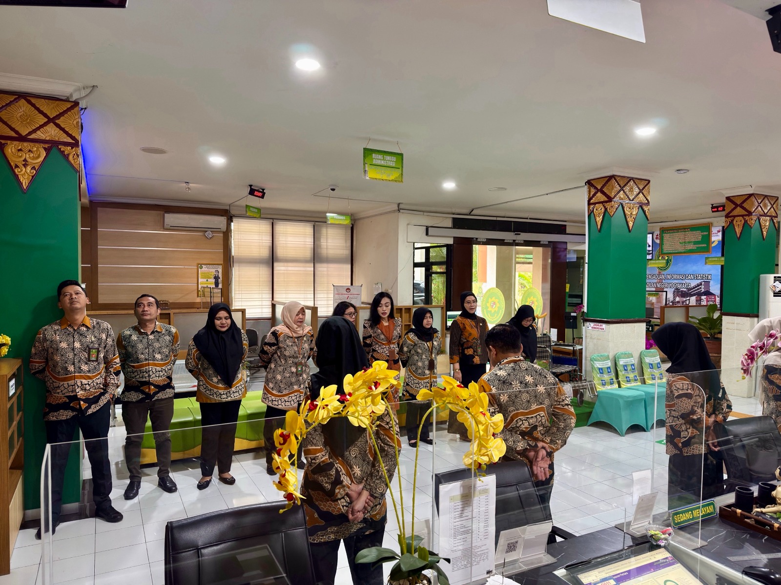 Apel Pagi Rutin Petugas PTSP 28 Agustus 2025 Apel Pagi Rutin Petugas PTSP 28 Agustus 2025