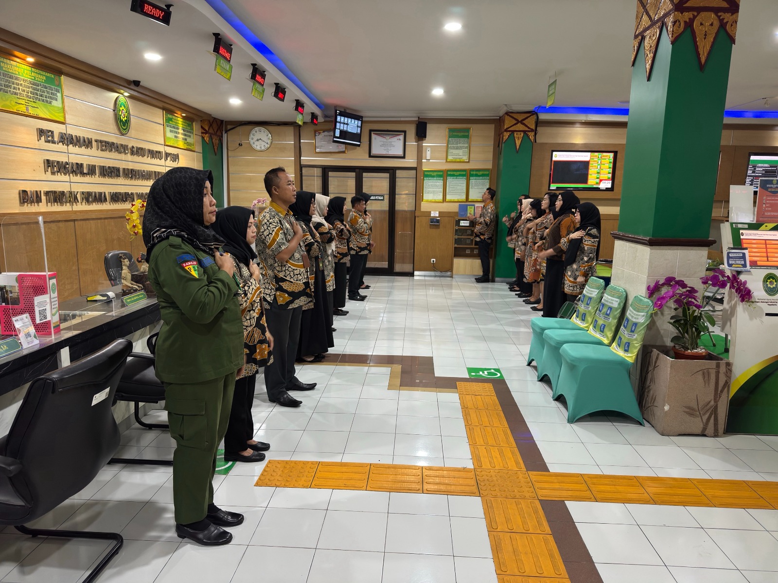 Apel Pagi Rutin Petugas PTSP 28 Agustus 2025