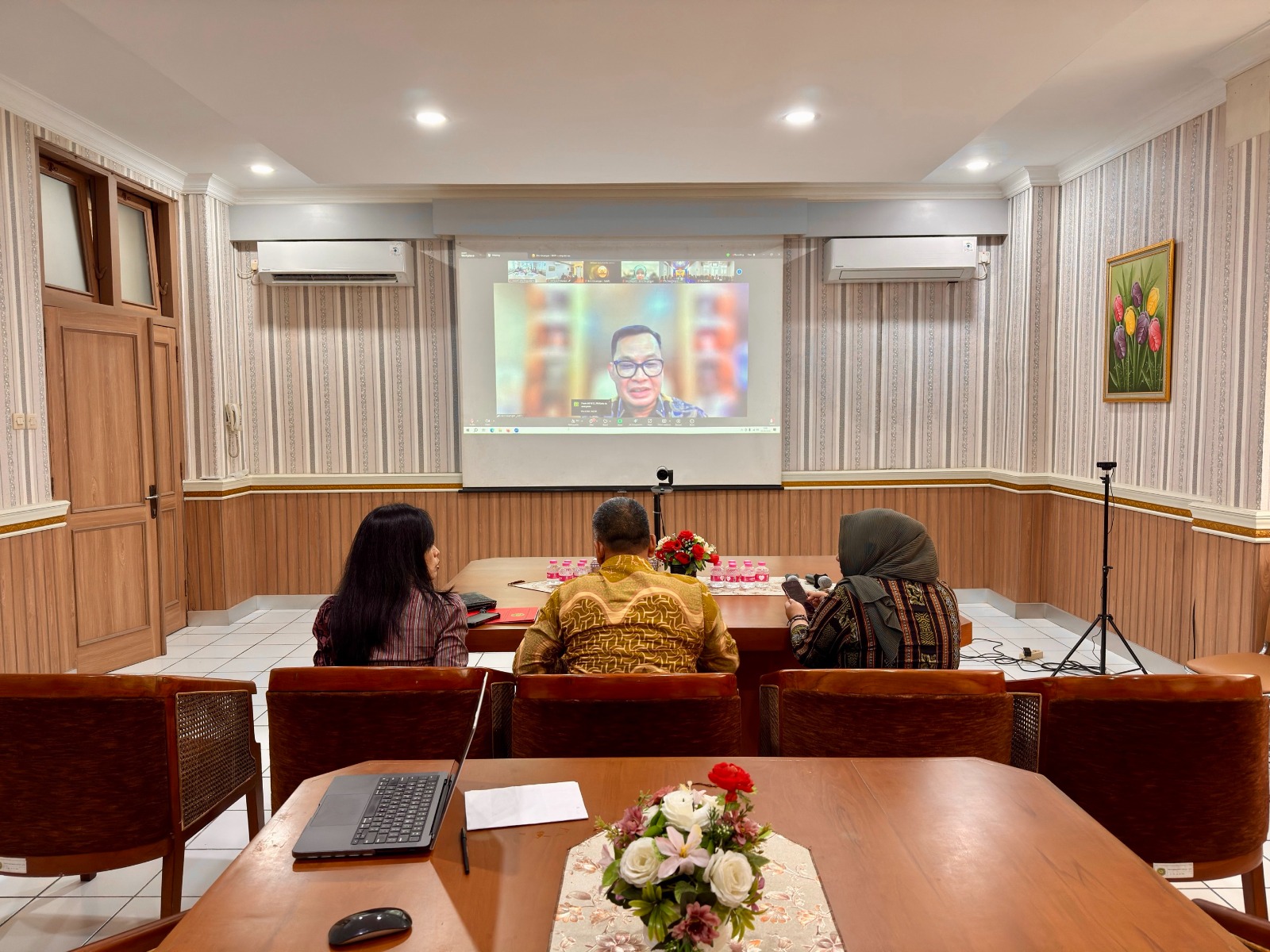 Pengadilan Negeri Yogyakarta Mengikuti Rapat Koordinasi Penyelesaian Pagu Minus Pejabat Negara dan PPPK Tahun Anggaran 2025 Pengadilan Negeri Yogyakarta Mengikuti Rapat Koordinasi Penyelesaian Pagu Minus Pejabat Negara dan PPPK Tahun Anggaran 2025