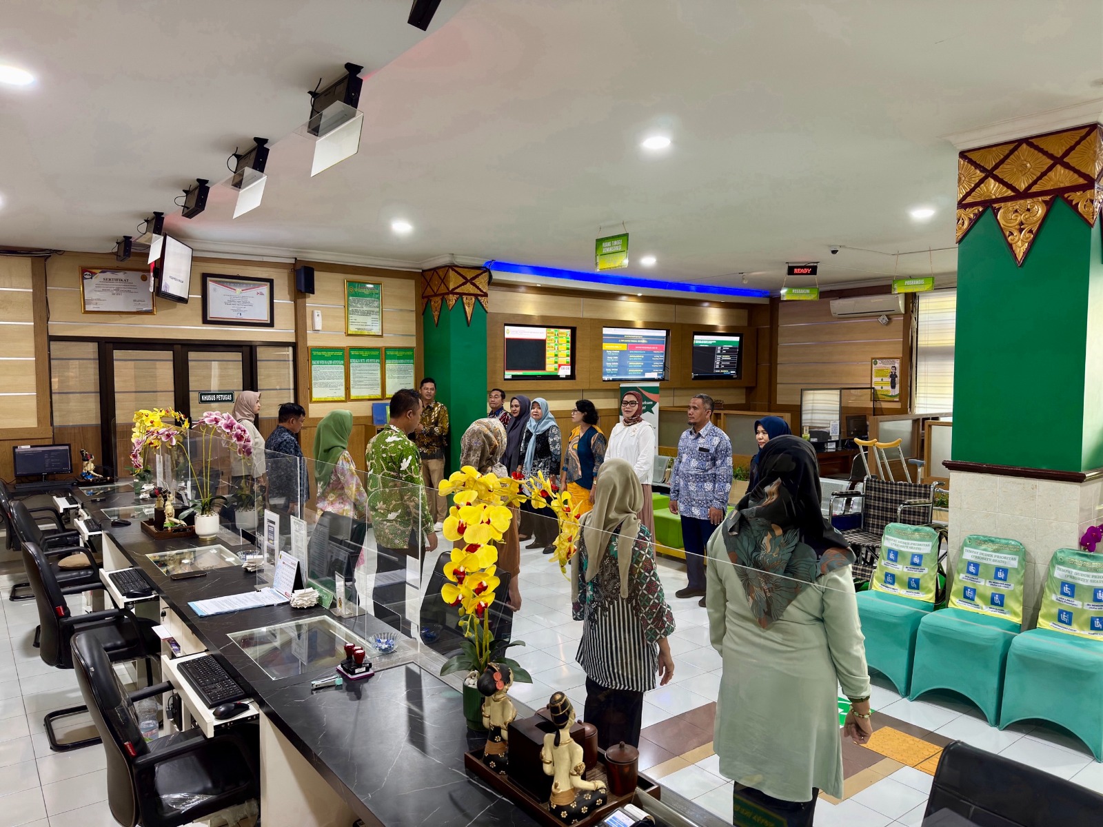 Apel Pagi Rutin Petugas PTSP 2 September 2025 Apel Pagi Rutin Petugas PTSP 2 September 2025