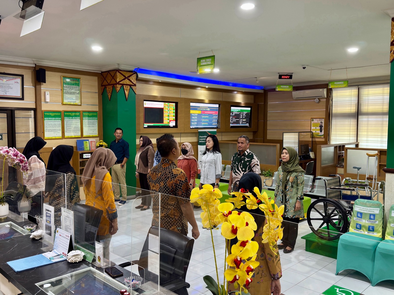 Apel Pagi Rutin Petugas PTSP 3 September 2025 Apel Pagi Rutin Petugas PTSP 3 September 2025