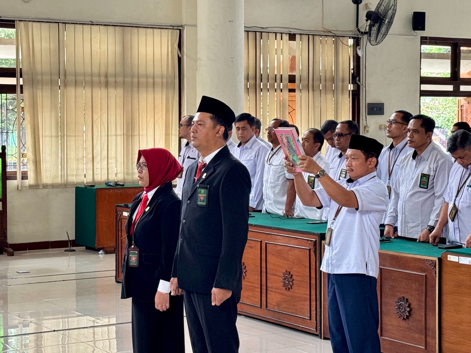 Pelantikan dan Pengambilan Sumpah Jabatan Panitera Muda Perdata dan Panitera Muda Khusus PHI Pengadilan Negeri Yogyakarta Pelantikan dan Pengambilan Sumpah Jabatan Panitera Muda Perdata dan Panitera Muda Khusus PHI Pengadilan Negeri Yogyakarta