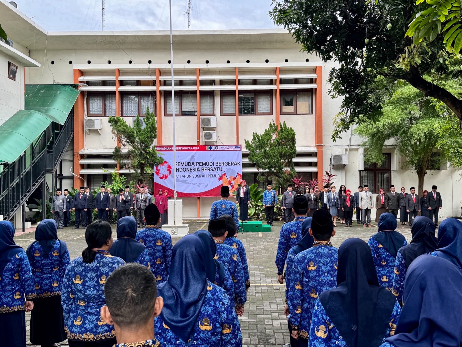 Pengadilan Negeri Yogyakarta Melaksanakan Upacara Peringatan Hari Sumpah Pemuda ke-97 Tahun 2025 Pengadilan Negeri Yogyakarta Melaksanakan Upacara Peringatan Hari Sumpah Pemuda ke-97 Tahun 2025