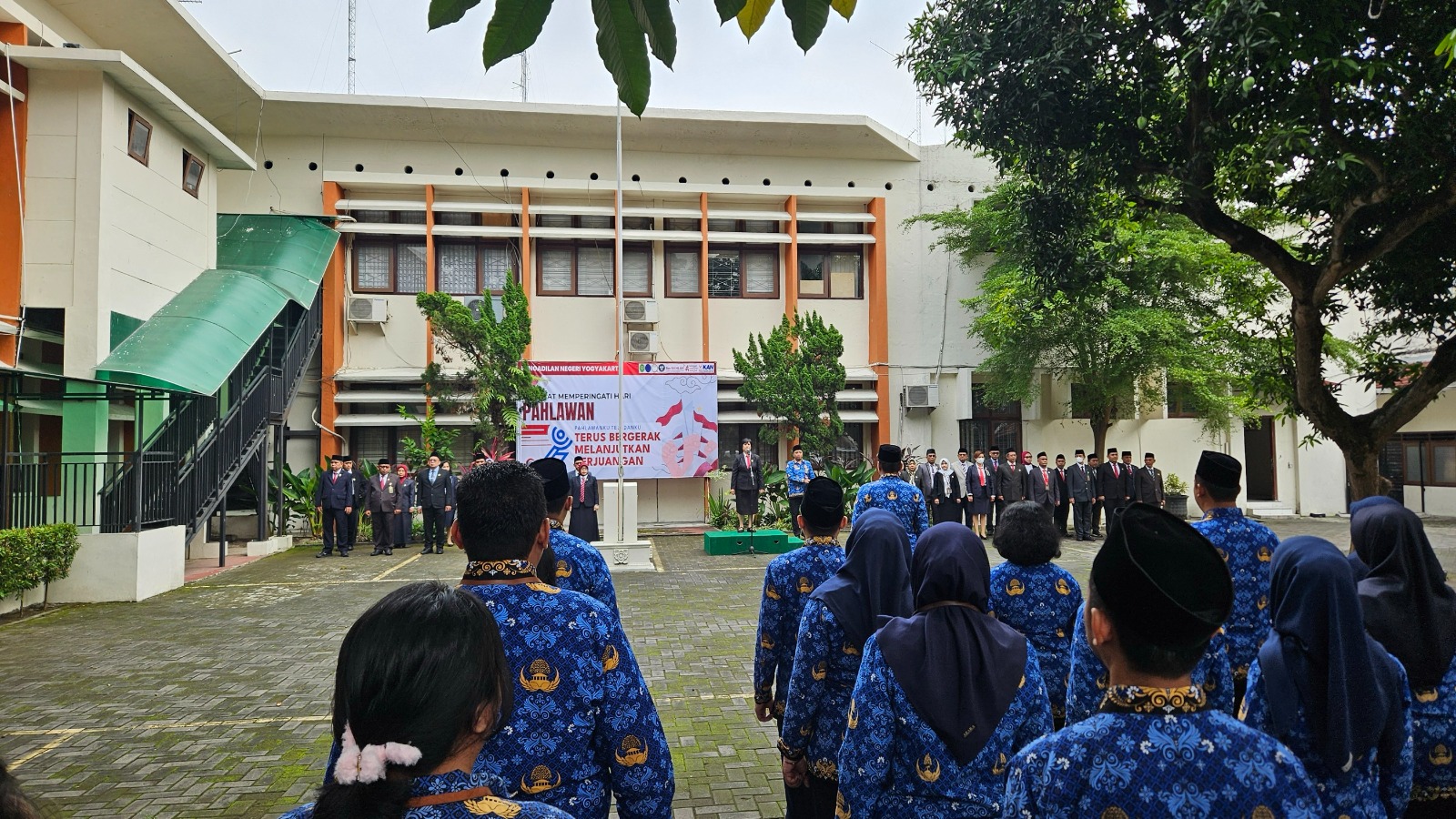 Pengadilan Negeri Yogyakarta Melaksanakan Upacara Peringatan Hari Pahlawan Tahun 2025 Pengadilan Negeri Yogyakarta Melaksanakan Upacara Peringatan Hari Pahlawan Tahun 2025