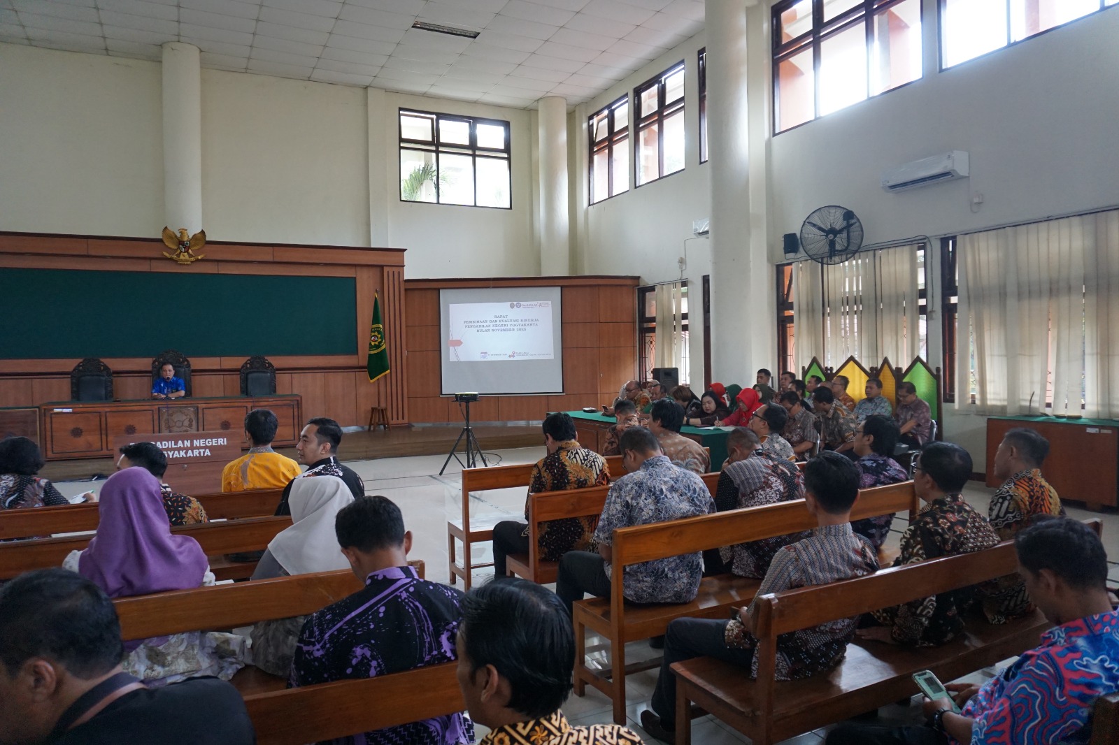 Rapat Pembinaan dan Monev Kinerja Pengadilan Negeri Yogyakarta Bulan November 2025
