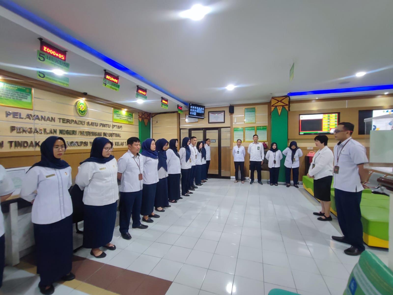 Apel Pagi Rutin Petugas PTSP 22 Desember 2025