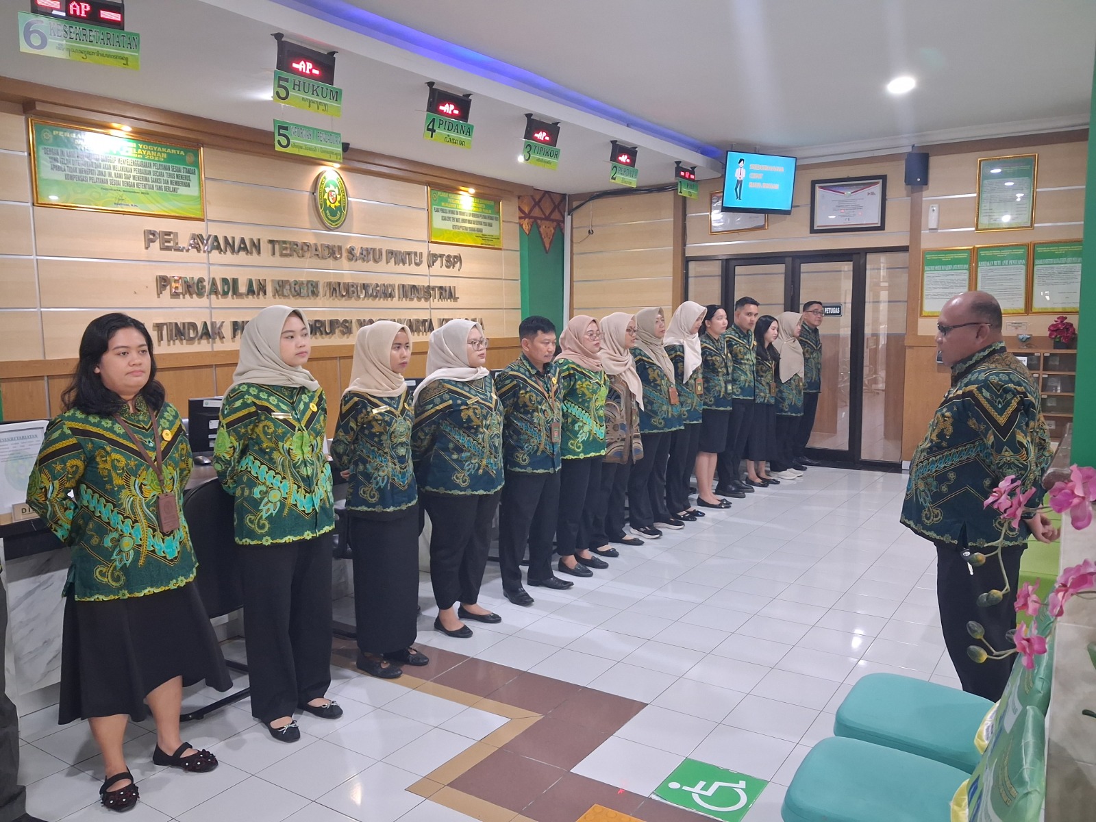 Apel Pagi Petugas PTSP 8 Januari 2026