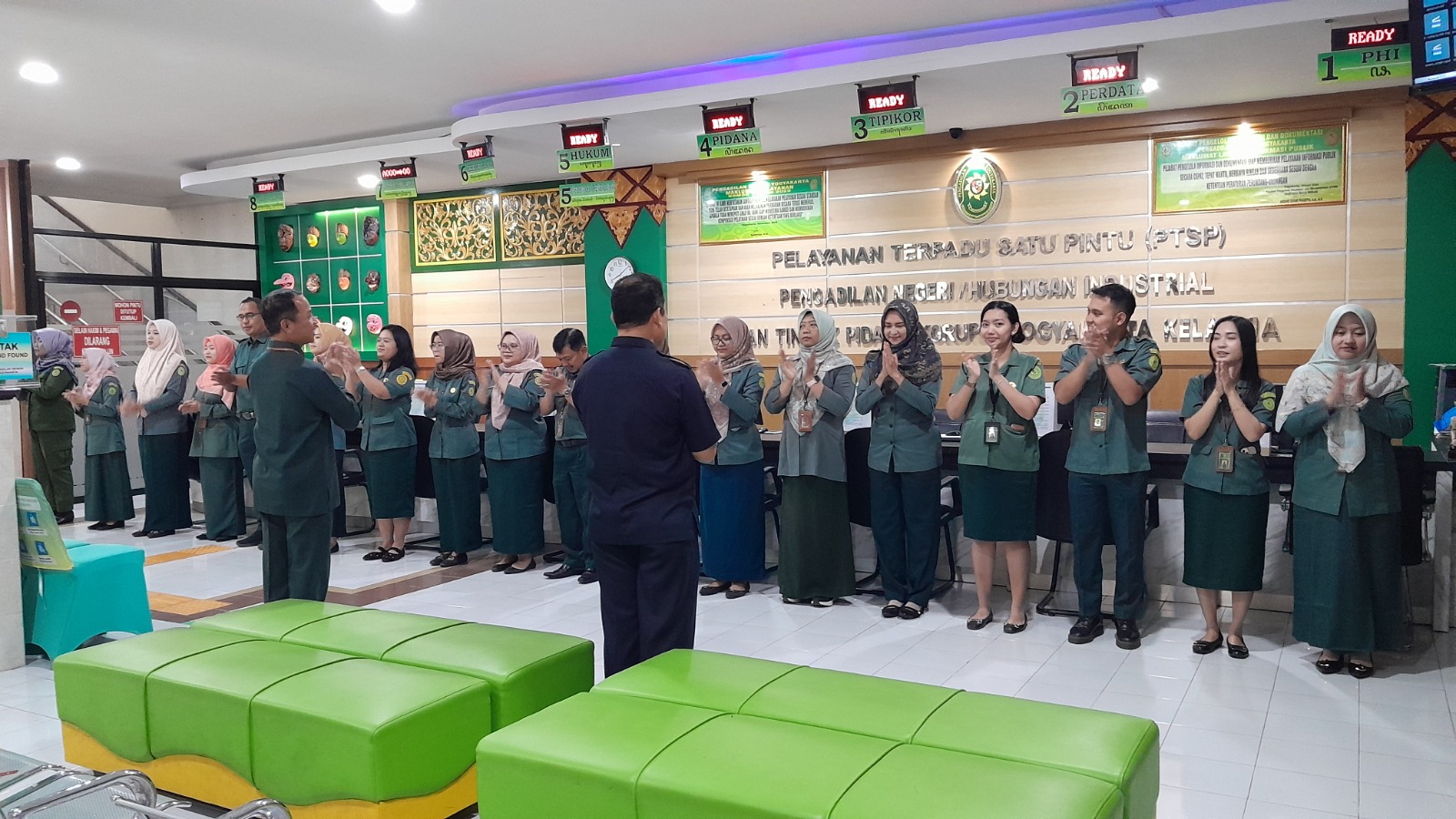 Apel Pagi Rutin Petugas PTSP 13 Januari 2026