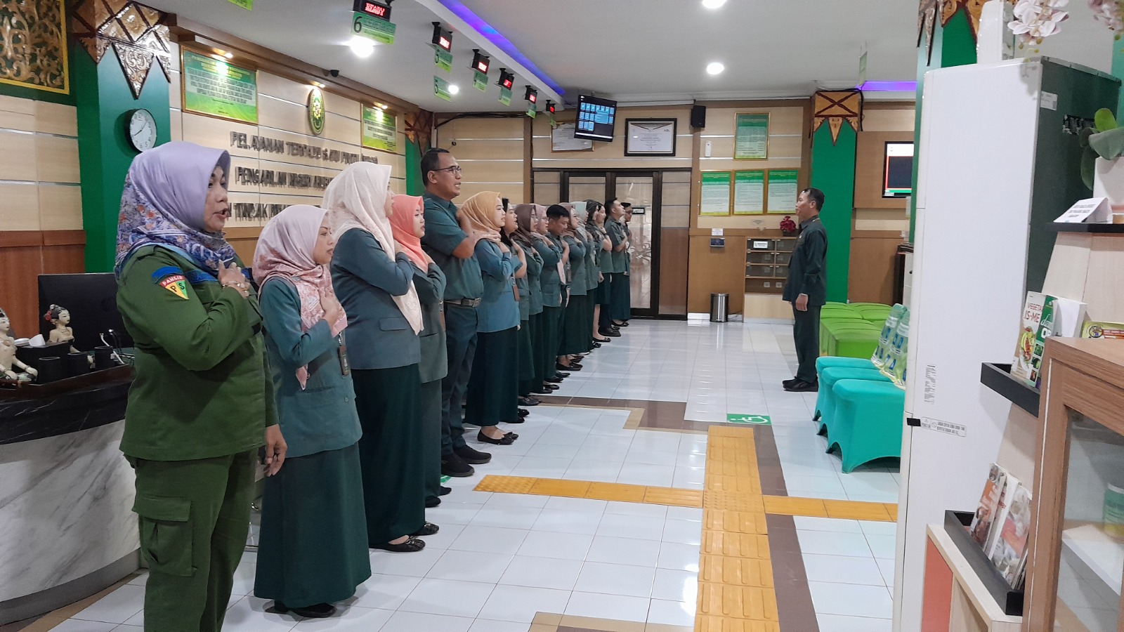 Apel Pagi Rutin Petugas PTSP 13 Januari 2026