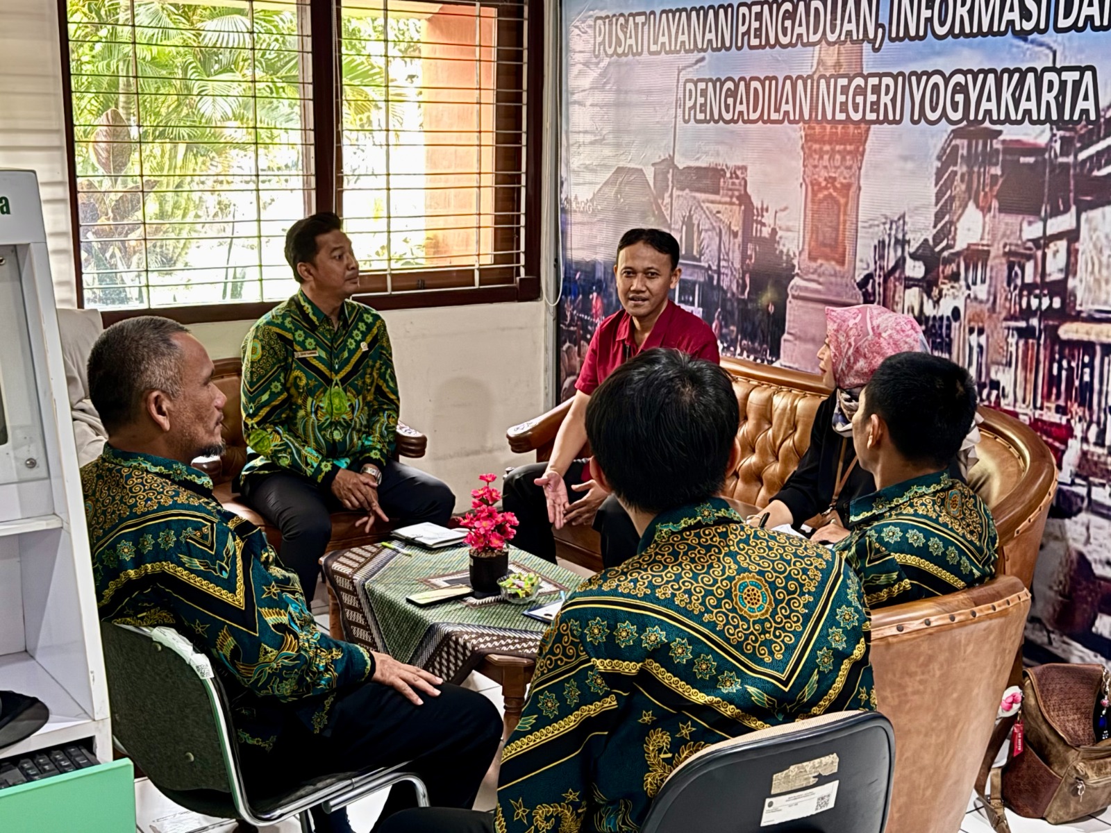 Koordinasi antara Pengadilan Negeri Yogyakarta dengan PT. POS Indonesia