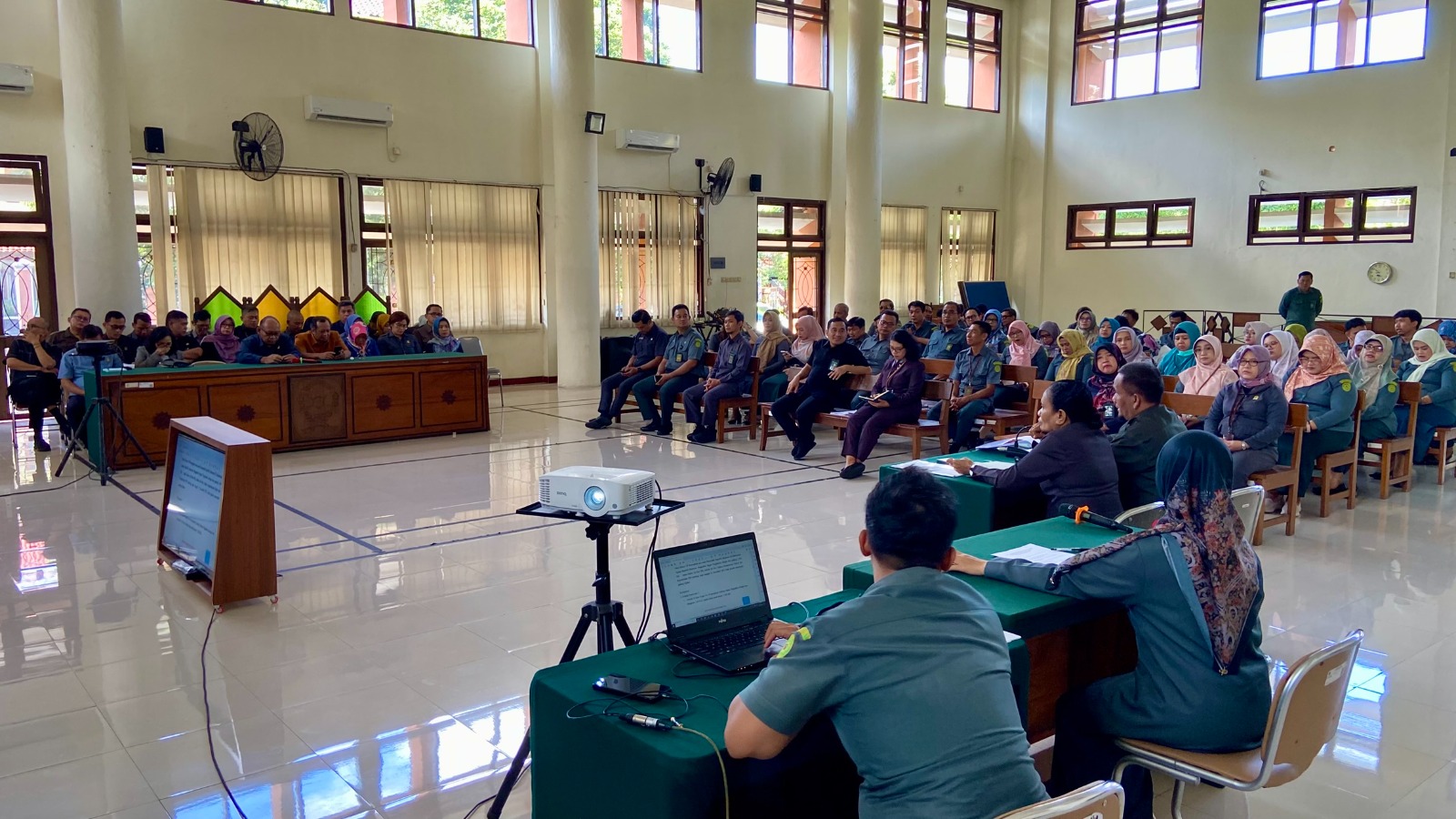 Pembinaan dan Rapat Evaluasi Kinerja Pengadilan Negeri Yogyakarta Bulan Desember 2025