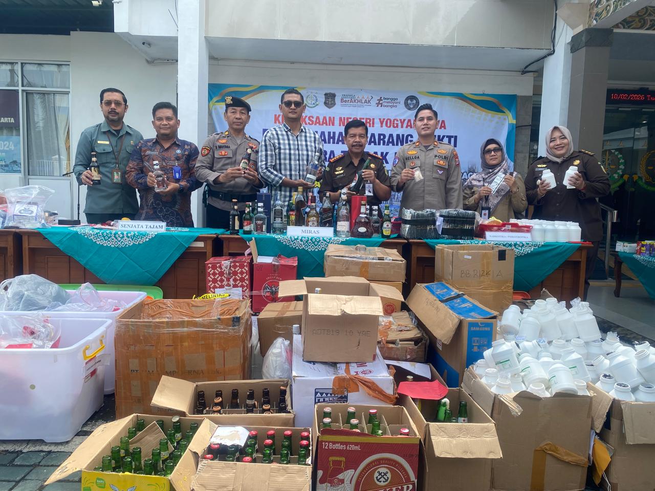 Jurusita Pengadilan Negeri Yogyakarta Menghadiri Pemusnahan Barang Bukti di Kejaksaan Negeri Yogyakarta