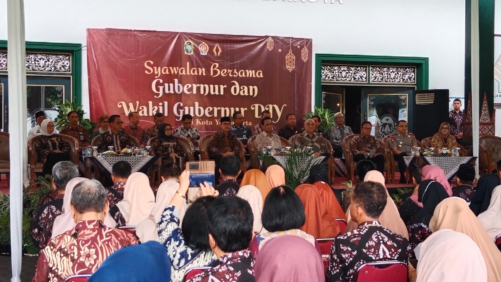 Ketua Pengadilan Negeri Yogyakarta Menghadiri Syawalan bersama Gubernur dan Wakil Gubernur DIY