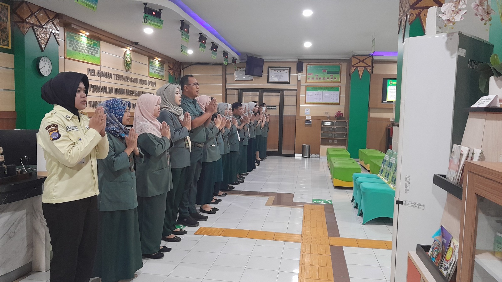 Apel Pagi Rutin Petugas PTSP 1 April 2026