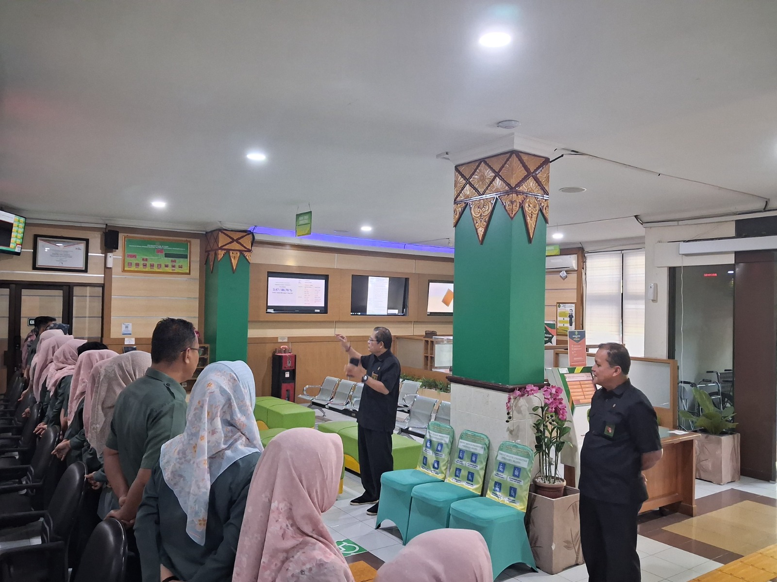 Apel Pagi Rutin Petugas PTSP 7 April 2026 Apel Pagi Rutin Petugas PTSP 7 April 2026