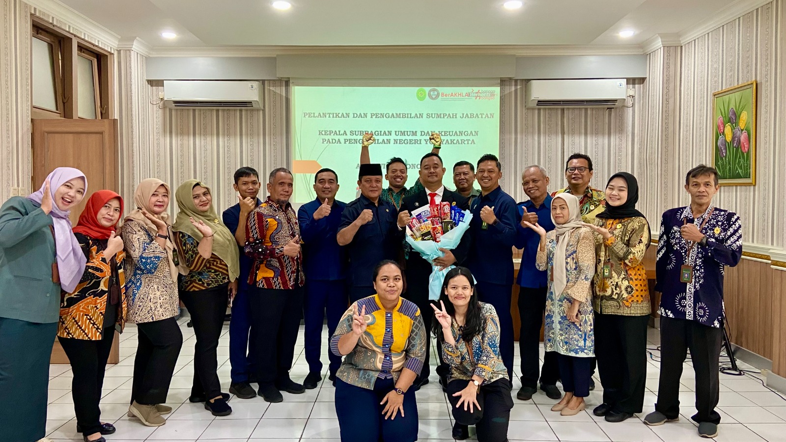 Pelantikan dan Pengambilan Sumpah Jabatan Kepala Sub Bagian Umum dan Keuangan Pengadilan Negeri Yogyakarta Pelantikan dan Pengambilan Sumpah Jabatan Kepala Sub Bagian Umum dan Keuangan Pengadilan Negeri Yogyakarta
