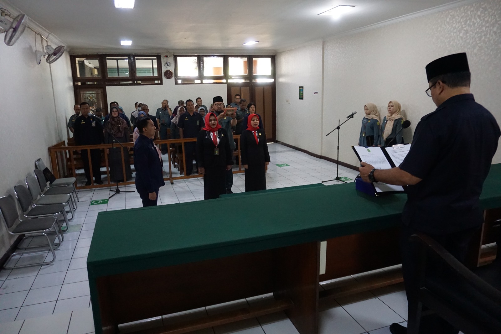 Pelantikan dan Pengambilan Sumpah Jabatan Kasubag Kepegawaian dan Ortala dan Kasubag Perencanaan, Teknologi Informasi, dan Pelaporan Pengadilan Negeri Yogyakarta Pelantikan dan Pengambilan Sumpah Jabatan Kasubag Kepegawaian dan Ortala dan Kasubag Perencanaan, Teknologi Informasi, dan Pelaporan Pengadilan Negeri Yogyakarta