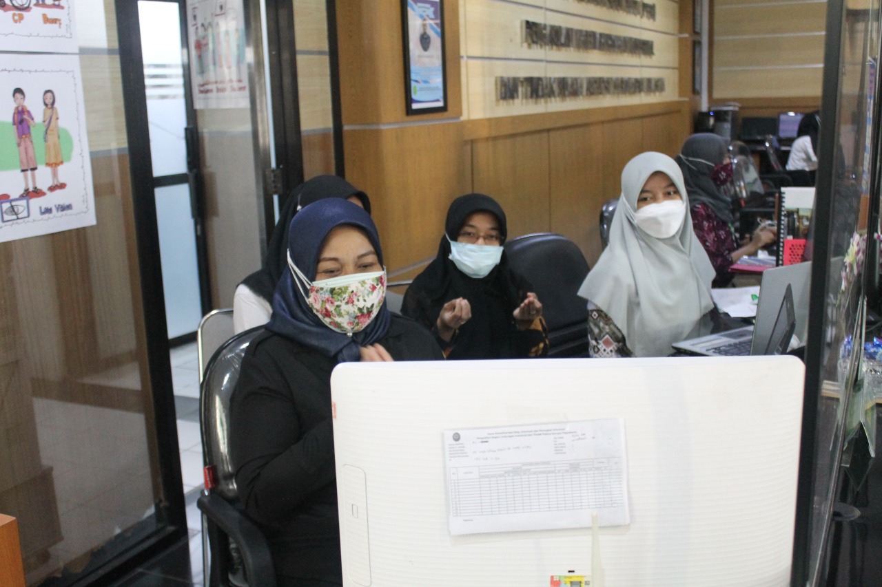 Belajar Bahasa Isyarat: Kosakata Istilah Hukum dan Percakapan di Persidangan